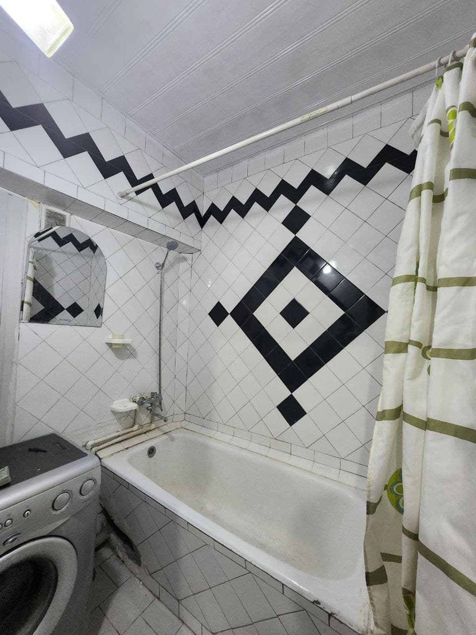 Tashkent, Mirzo Ulugbek District, Sayram street, 6A