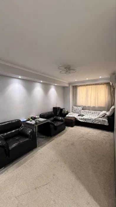 Tashkent, Parkent Street, 123